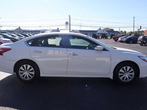 Used 2017 Nissan Altima 2.5 S w/ Power Driver Seat Package FWD image 6
