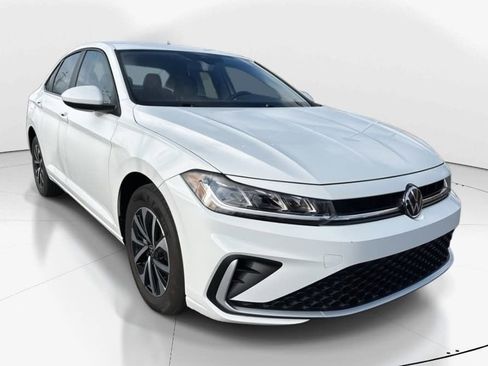 Used 2025 Volkswagen Jetta S image 3