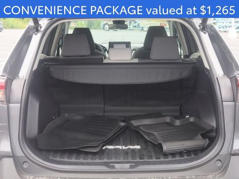 Certified 2021 Toyota RAV4 XLE w/ Convenience Package AWD/4WD image 4