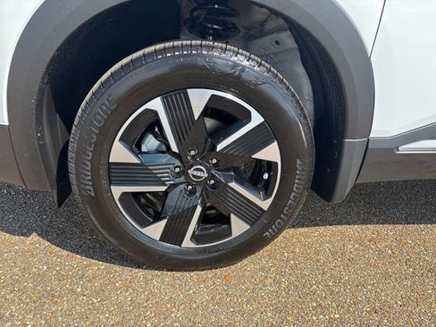 New 2026 Nissan Kicks SV w/ SV Premium Package image 9