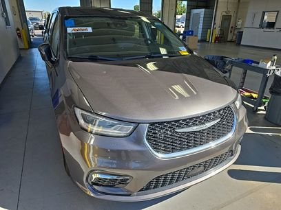 Used 2023 Chrysler Pacifica Touring-L