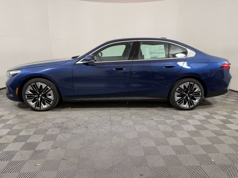 New 2025 BMW 540i xDrive w/ Premium Package image 6