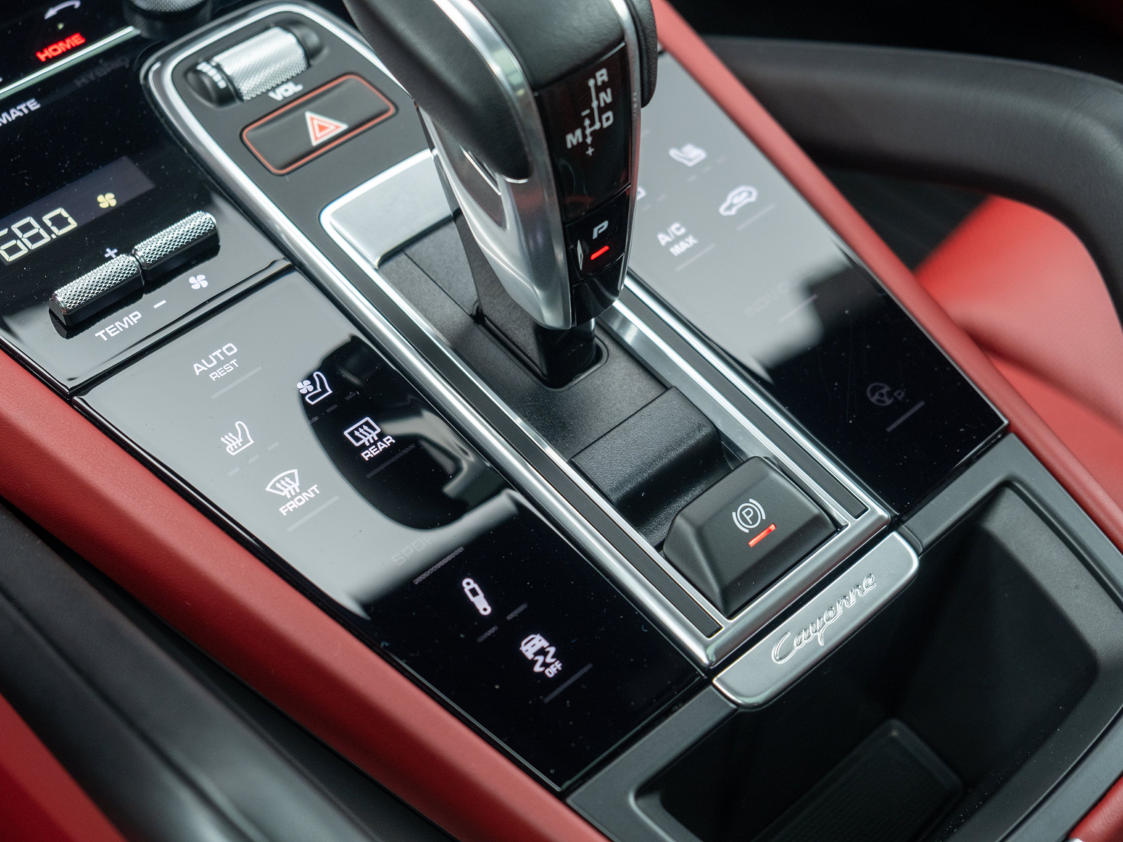 Certified 2023 Porsche Cayenne Turbo AWD/4WD image 37