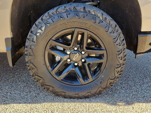 Used 2022 Chevrolet Silverado 1500 LT Trail Boss w/ LT Trail Boss Premium Package image 7