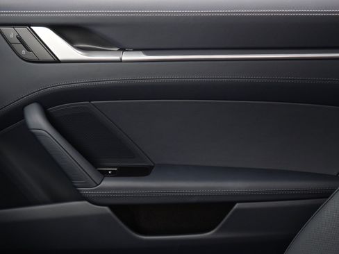 Used 2025 Porsche 911 Carrera S image 39