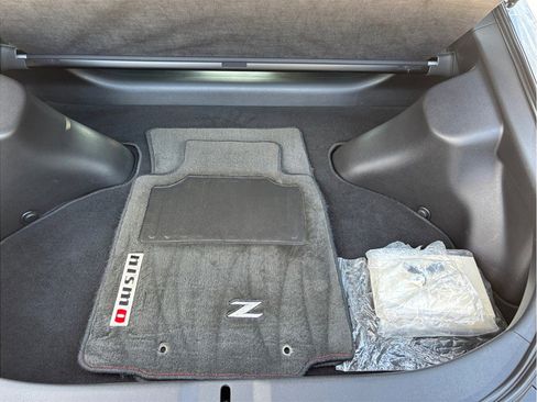 Used 2019 Nissan 370Z NISMO RWD image 37