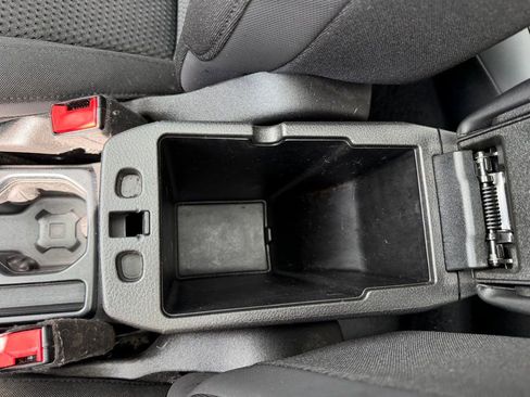 Used 2018 Jeep Renegade Altitude image 24