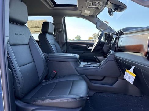 New 2026 GMC Sierra 2500 Denali w/ Denali Reserve Package image 25
