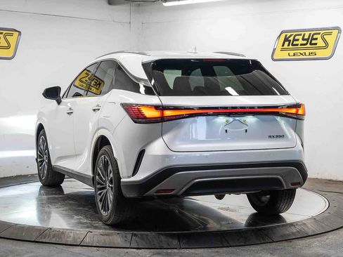 Used 2025 Lexus RX 350 Premium w/ Convenience Package FWD image 2