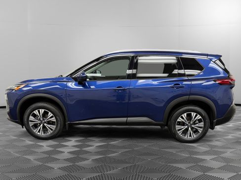 Used 2021 Nissan Rogue SV w/ Premium Package image 2