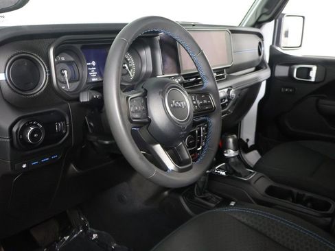 Used 2024 Jeep Wrangler Unlimited Rubicon 4xe AWD/4WD image 24