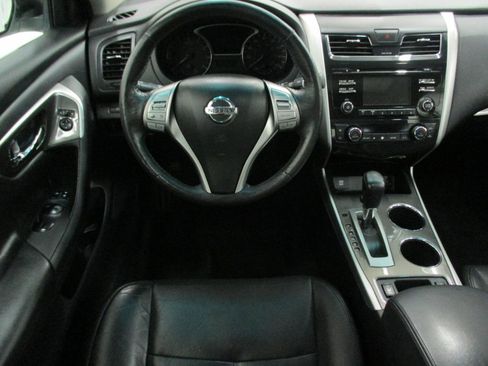Used 2015 Nissan Altima 2.5 SL w/ Moonroof Package image 15