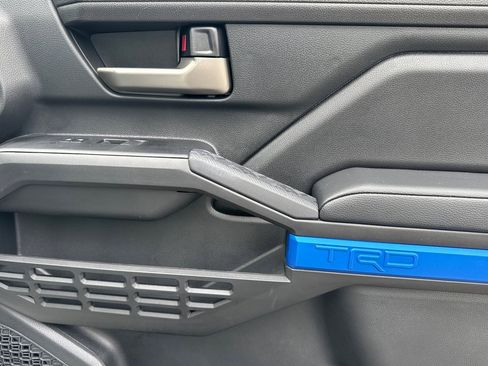 Used 2025 Toyota Tacoma TRD Off-Road image 21