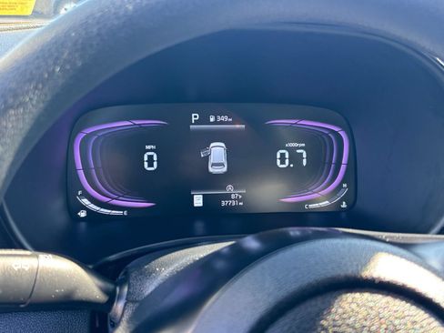 Used 2025 Kia Soul LX w/ LX Technology Package FWD image 35