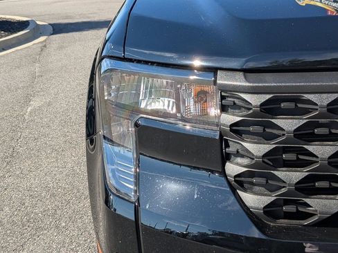 New 2025 Ford Maverick XL image 10