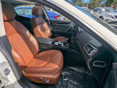 Used 2022 Maserati Ghibli Modena image 12
