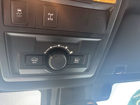 Used 2018 Toyota Tacoma TRD Off-Road AWD/4WD image 34