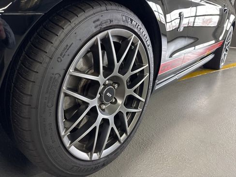 Used 2011 Ford Mustang Shelby GT500 w/ SVT Performance Pkg image 11