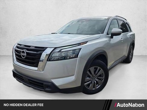 Used 2025 Nissan Pathfinder SV FWD image 1