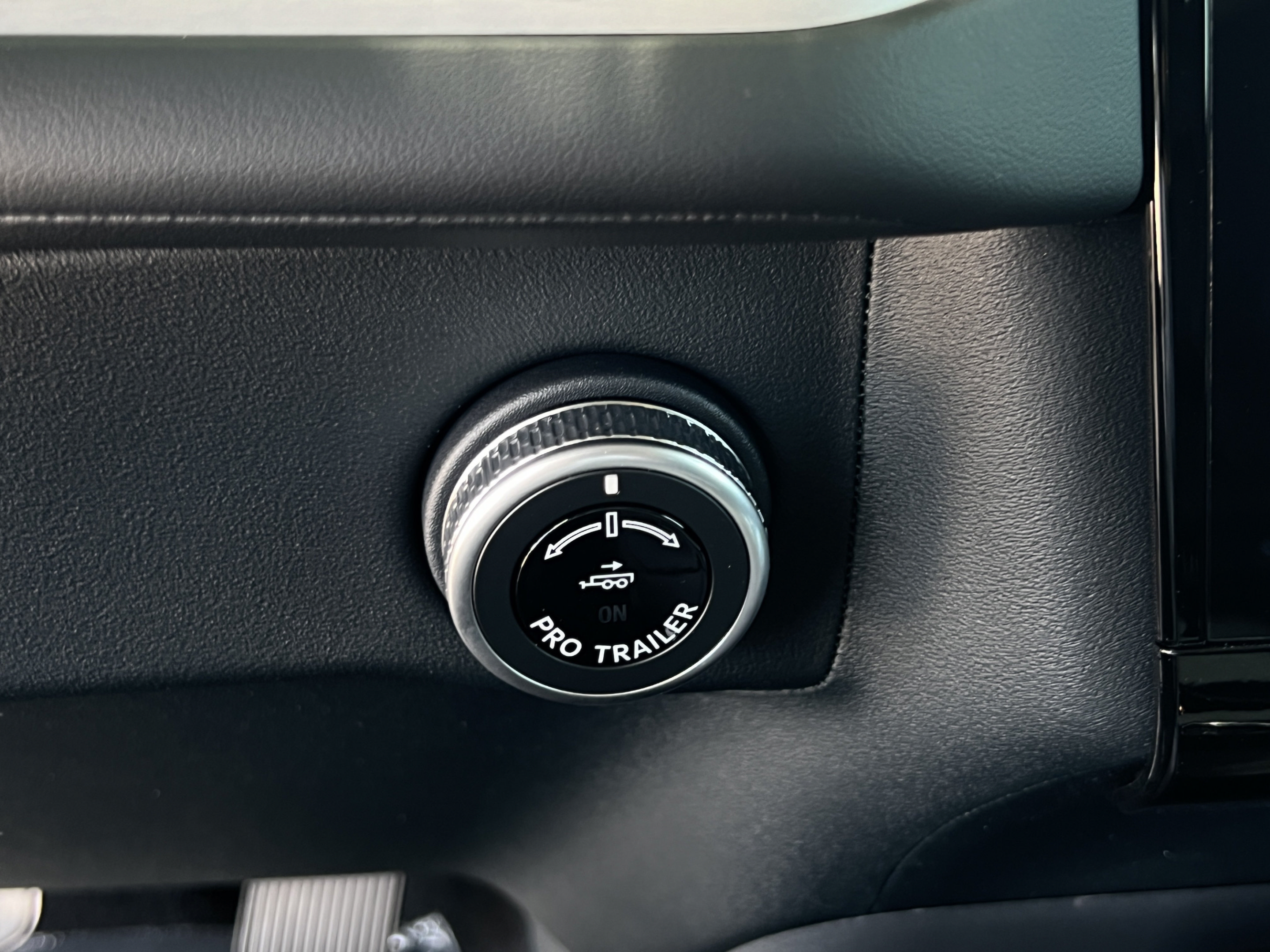 New 2027 Lincoln Navigator Premiere RWD image 16