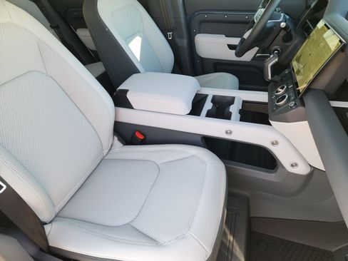 New 2026 Land Rover Defender 110 S AWD/4WD image 14
