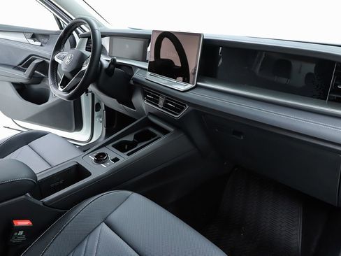 New 2026 Volkswagen Tiguan SE image 71