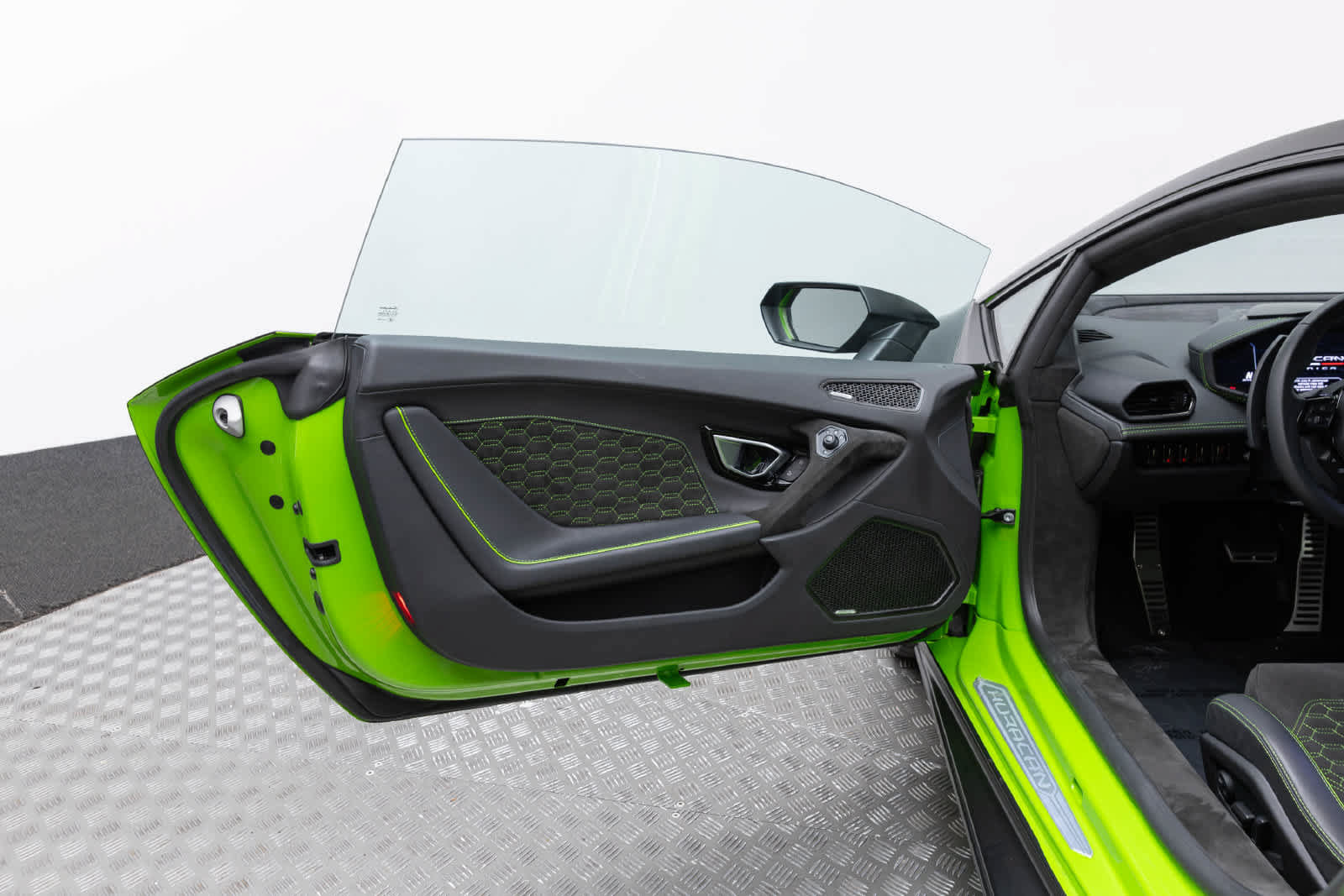 Used 2023 Lamborghini Huracan Tecnica RWD image 20