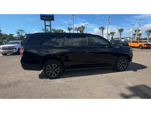 Used 2022 Chevrolet Suburban Z71 w/ Luxury Package AWD/4WD image 4
