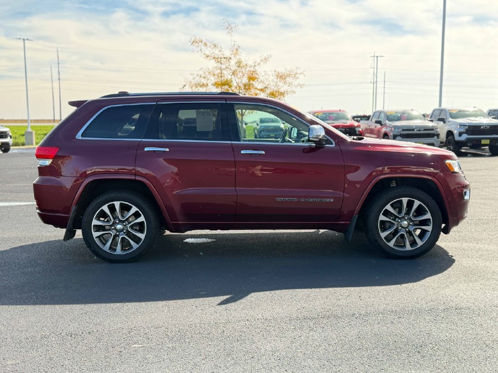 Used 2017 Jeep Grand Cherokee Overland AWD/4WD image 6