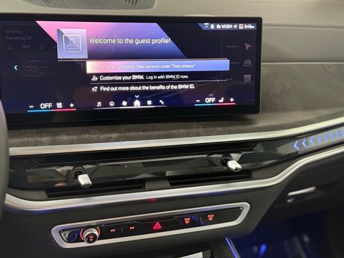 Used 2025 BMW X5 xDrive40i AWD/4WD image 14