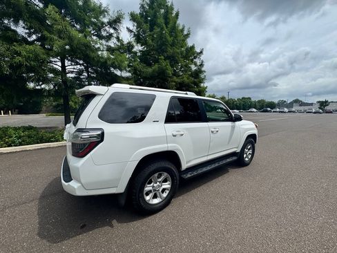 Used 2018 Toyota 4Runner SR5 Premium AWD/4WD image 9
