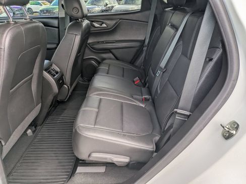 Used 2024 Chevrolet Blazer LT FWD image 23