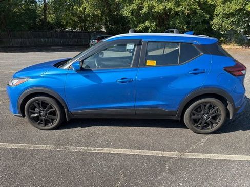 Used 2024 Nissan Kicks SV w/ Interior Electronics Package FWD image 8