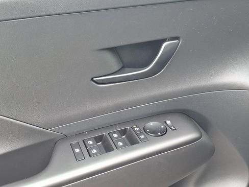 Used 2025 Hyundai Kona SEL AWD/4WD image 4