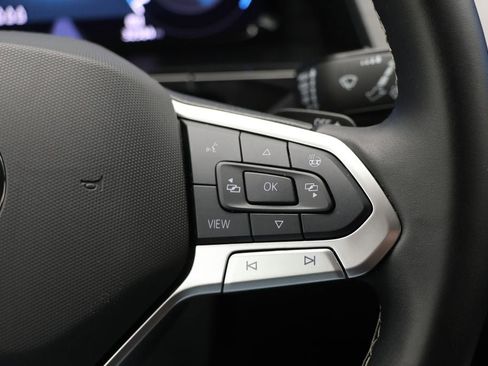 Used 2025 Volkswagen Atlas Cross Sport SE image 21