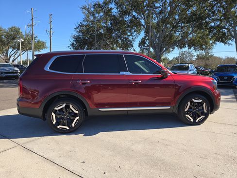 Certified 2023 Kia Telluride S image 9