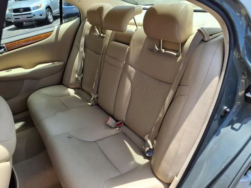 Used 2005 Lexus ES 330 FWD image 16