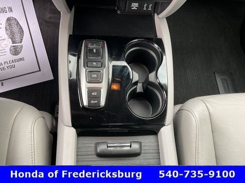 Used 2016 Honda Pilot Touring image 38