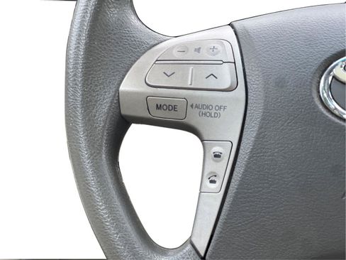Used 2010 Toyota Camry LE FWD image 14
