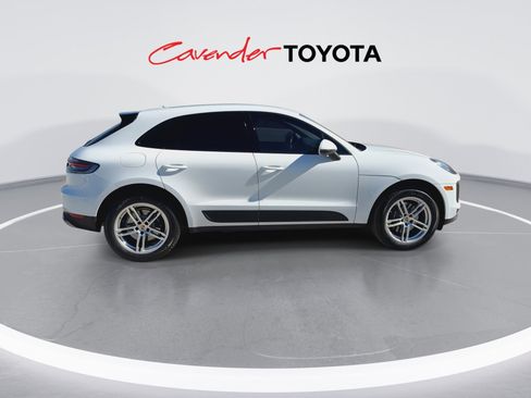 Used 2021 Porsche Macan image 9