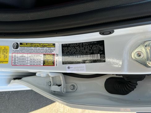 Used 2025 Toyota Camry SE w/ Convenience Package image 27