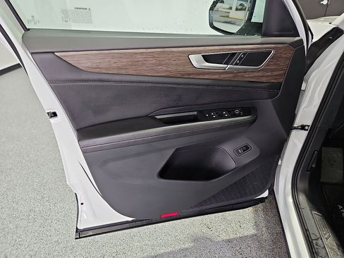 Certified 2024 Volkswagen Atlas SEL AWD/4WD image 15