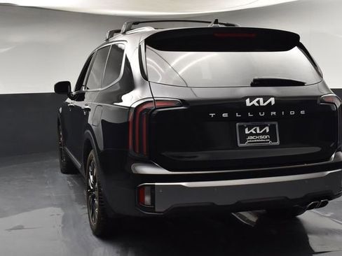 Used 2025 Kia Telluride SX w/ SX Captain's Chair Package image 6