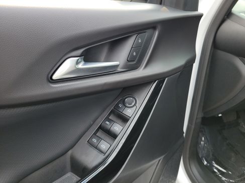 Used 2025 Chevrolet Equinox LT FWD image 18