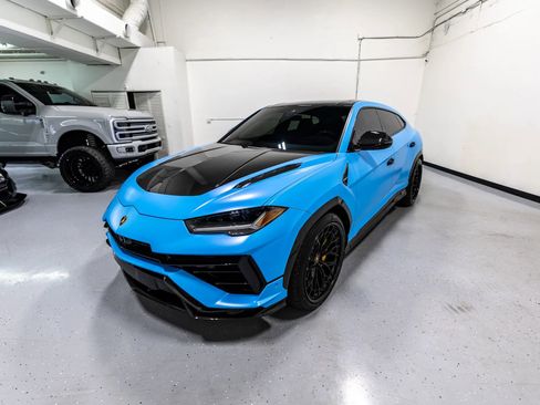 Used 2023 Lamborghini Urus Performante AWD/4WD image 4