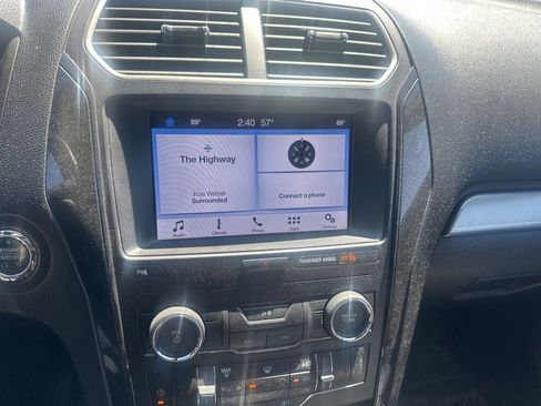 Used 2019 Ford Explorer XLT w/ Equipment Group 202A AWD/4WD image 11