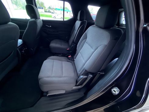 Used 2023 Chevrolet Traverse LT FWD image 25