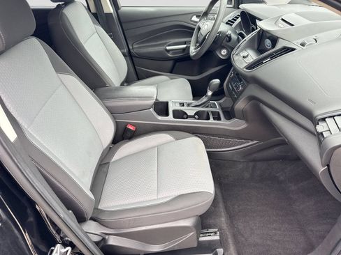 Used 2017 Ford Escape SE w/ Equipment Group 201A FWD image 22