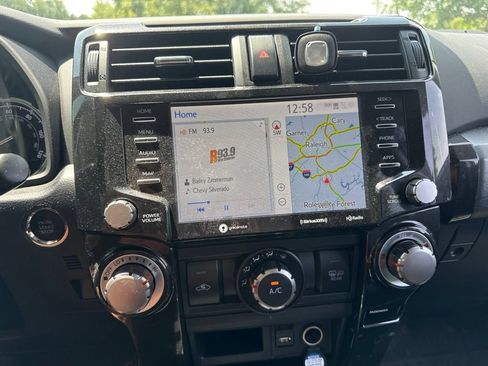 Used 2021 Toyota 4Runner Venture AWD/4WD image 11