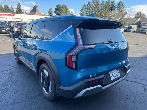Used 2024 Kia EV9 Wind image 5